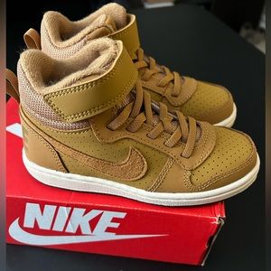 Boys Nike court borough mid, size 11, NWT, color is wheat and white